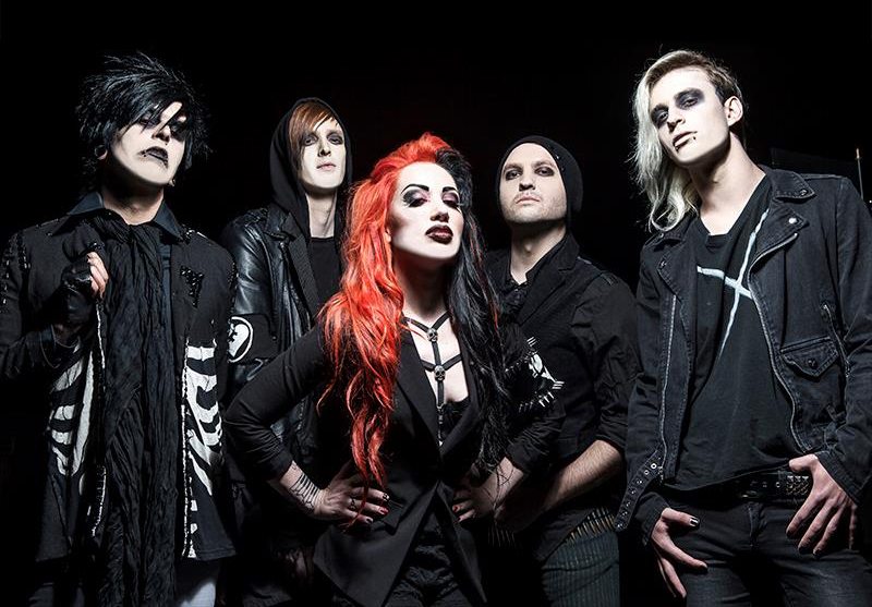 Nieuwe video New Years Day met Chris Motionless