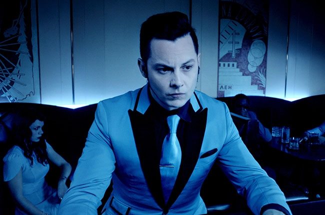 Jack White grapt over Foo Fighters