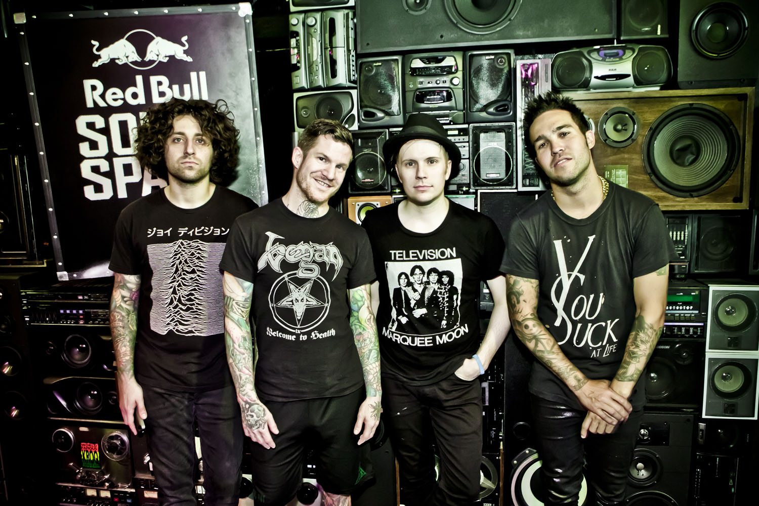 Fall Out Boy kondigt remix album aan en deelt nummer