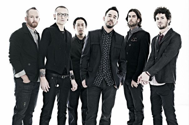 Video: 130 muzikanten spelen Linkin Park
