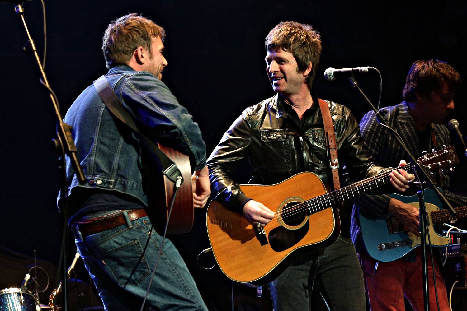 Damon Albarn treedt op met Noel Gallagher