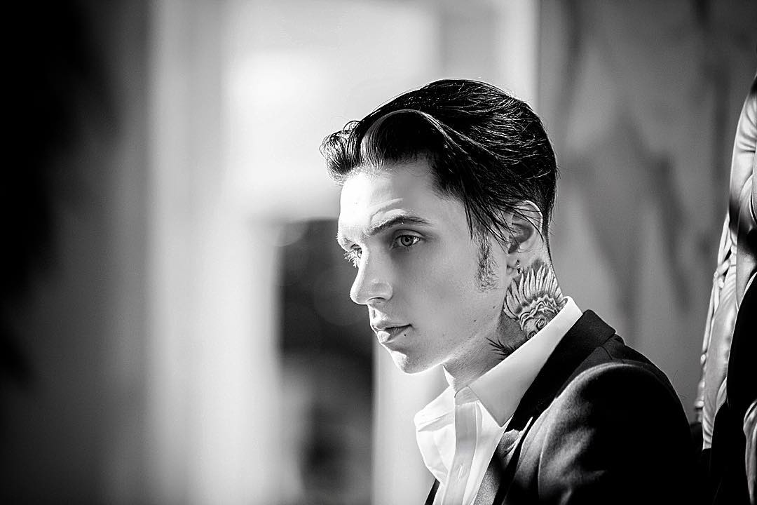 Andy Black teast nieuw nummer