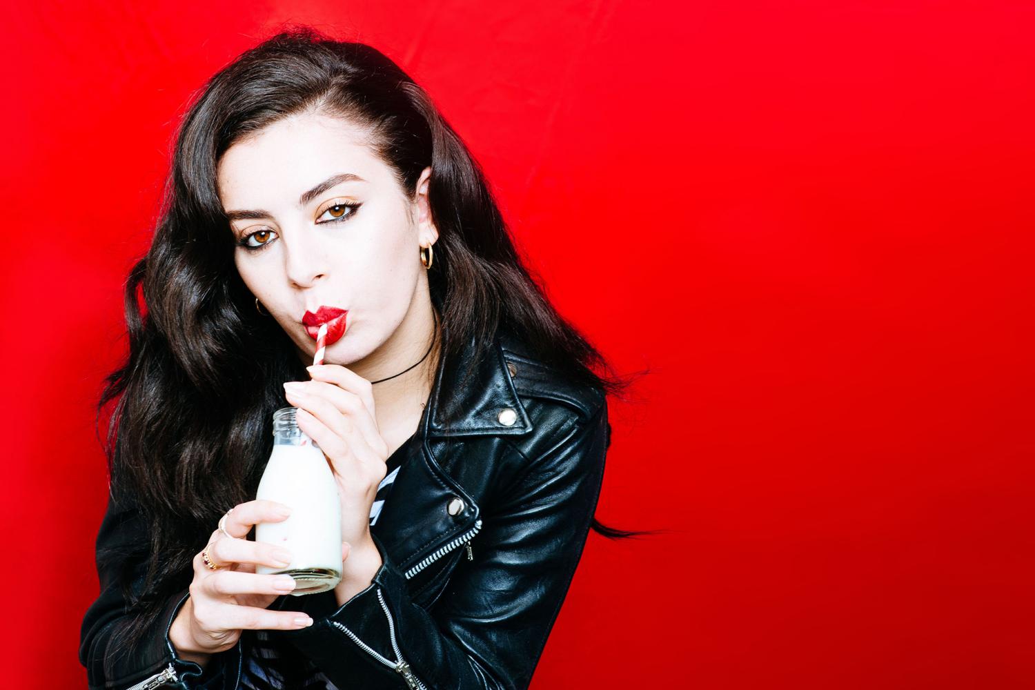 Charli XCX covert The Ramones