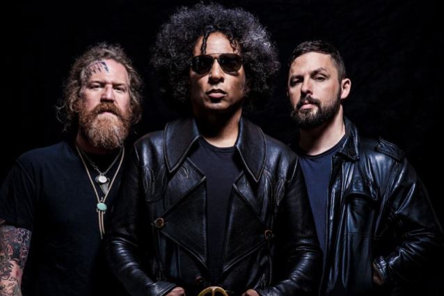 Giraffe Tongue Orchestra kondigt album aan