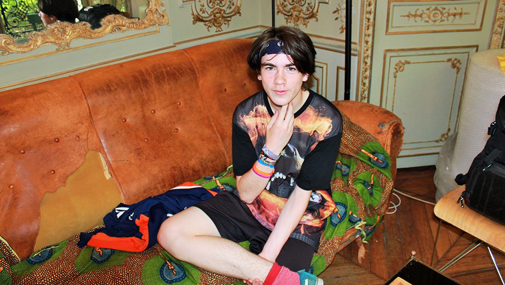 Video: Declan McKenna bij The Late Show with Stephen Colbert