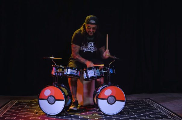 Video: Mike Portnoy speelt o.a. Iron Maiden en Slayer op Pokémon-drumkit