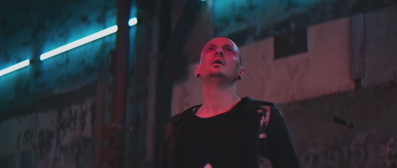 Linkin Park bevindt zich in een game in hun nieuwe videoclip