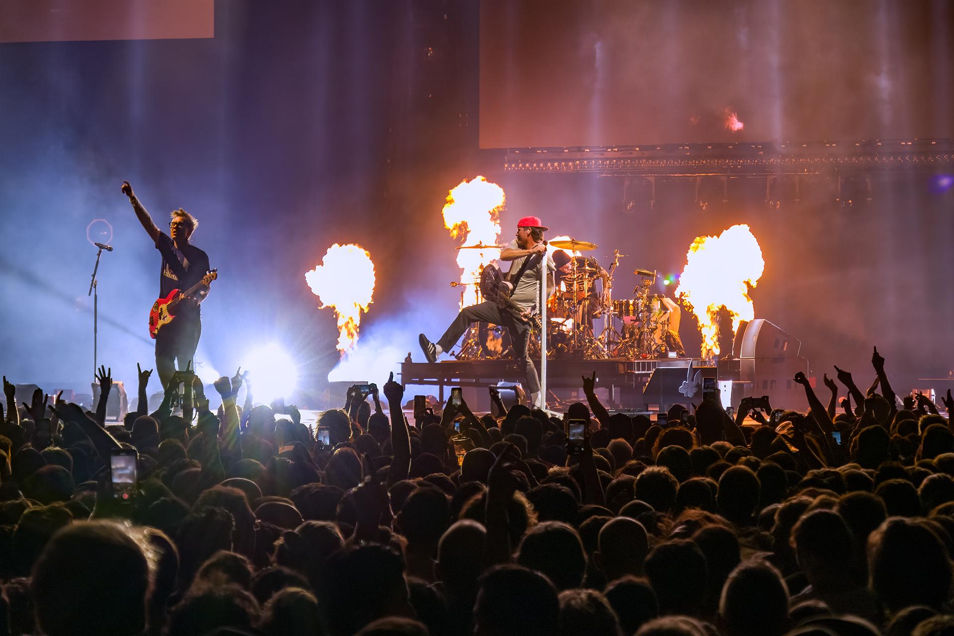 Blink-182 brengt live video uit